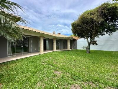 Casa 3 dormitórios à venda no bairro Zona Norte em Capão Da Canoa - imovel 132