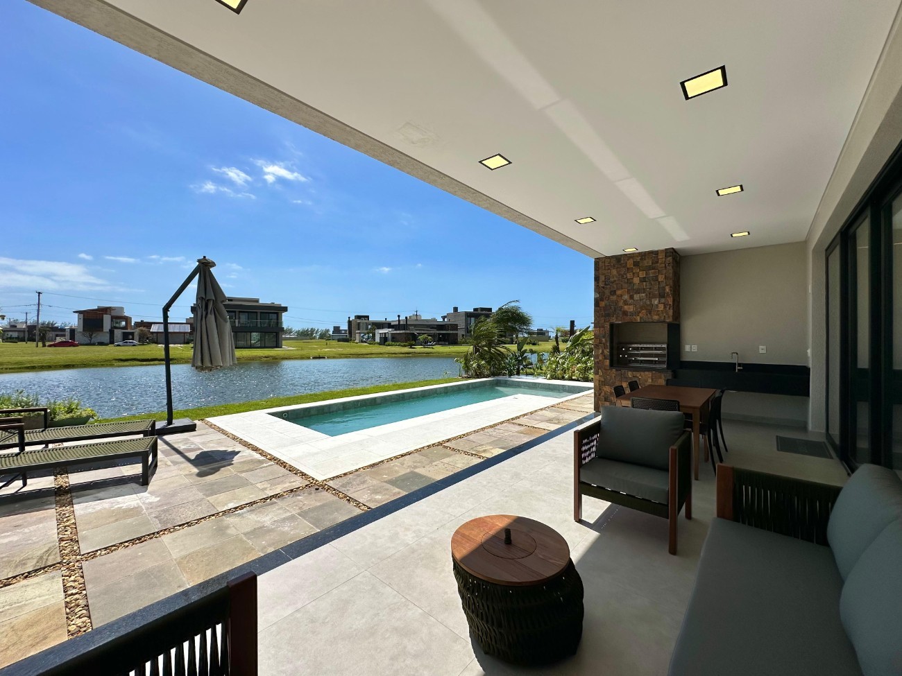 Imagem do imóvel Casa em condomínio 4 dormitórios à venda, Capão Novo em Xangri-lá referência 247