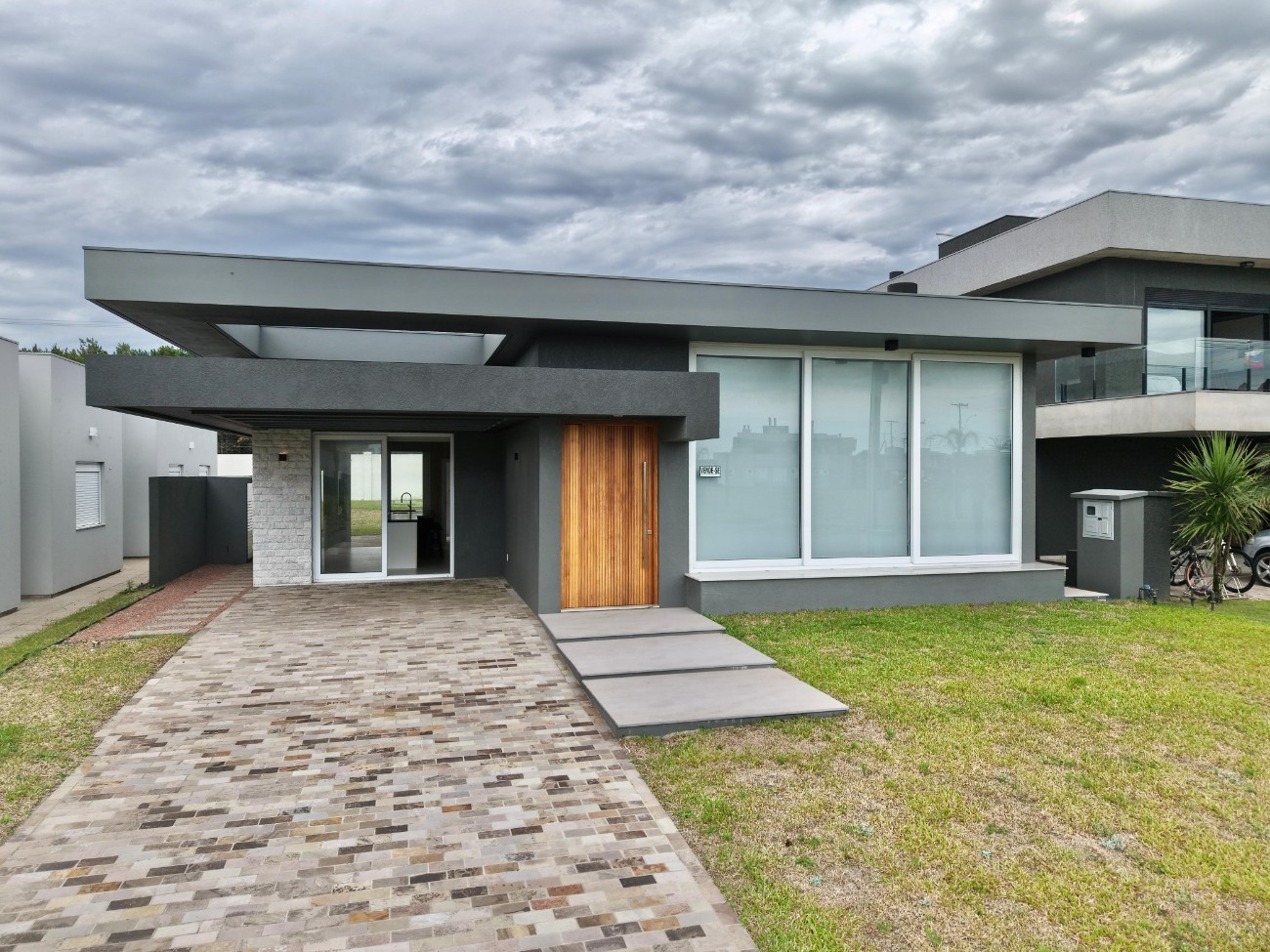 Imagem do imóvel Casa em condomínio 4 dormitórios à venda, Capão Novo em Xangri-lá referência 248