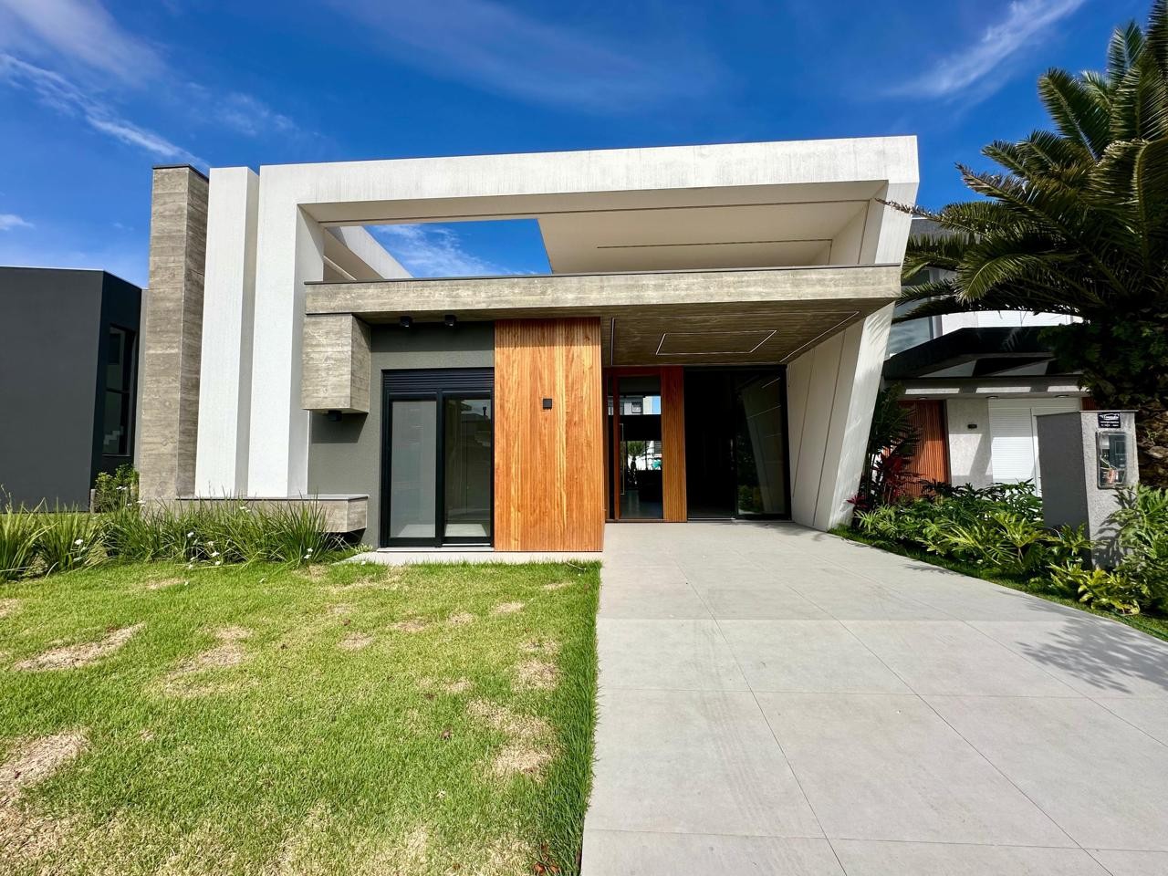 Imagem do imóvel Casa em condomínio 4 dormitórios à venda, Remanso em Xangri-lá referência 306