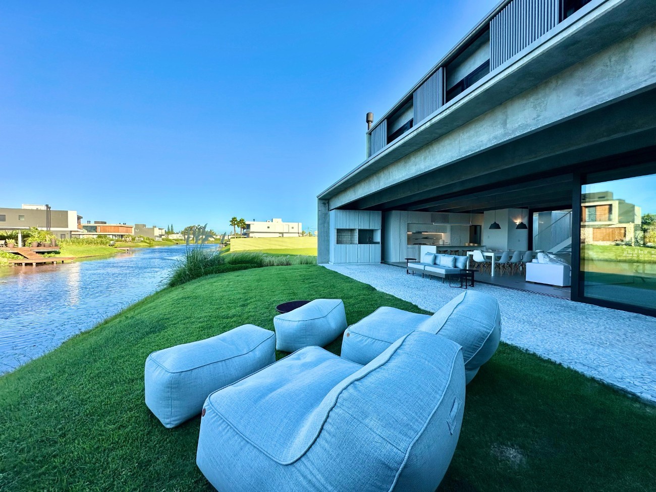 Imagem do imóvel Casa em condomínio 3 dormitórios à venda, Centro em Xangri-lá referência 357