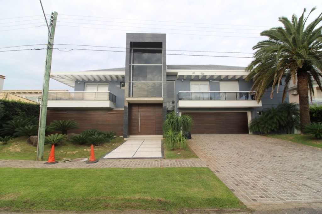 Imagem do imóvel Casa em condomínio 5 dormitórios à venda, Atlantida em Xangri-lá referência 386