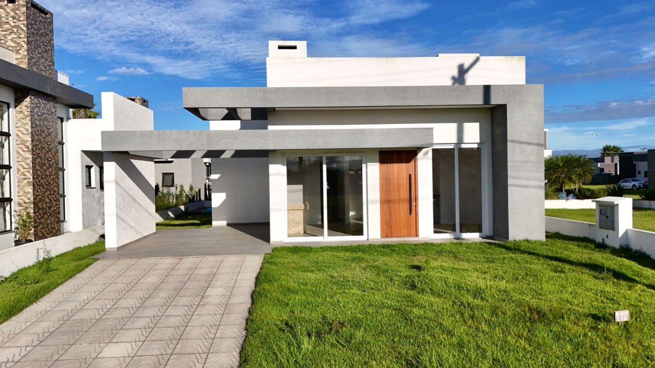 Imagem do imóvel Casa em condomínio 3 dormitórios à venda, Arco Iris em Capão Da Canoa referência 44