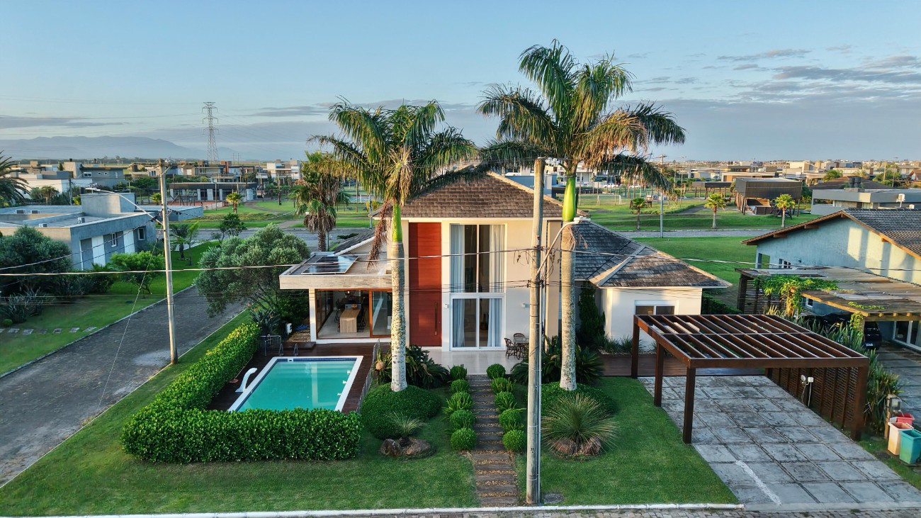 Imagem do imóvel Casa em condomínio 4 dormitórios à venda, Atlântida Sul em Capão Da Canoa referência 445