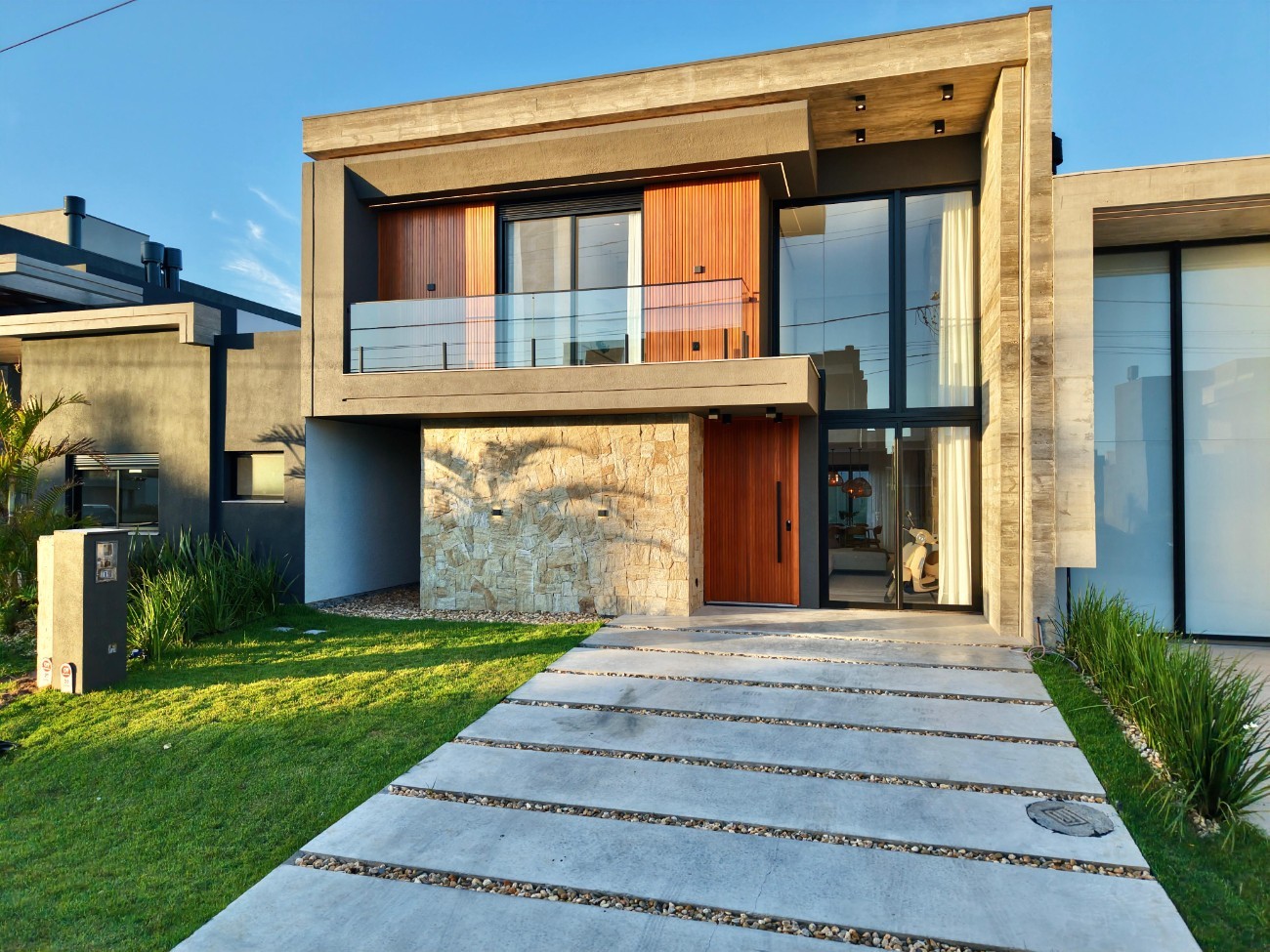 Imagem do imóvel Casa em condomínio 4 dormitórios à venda, Remanso em Xangri-lá referência 462