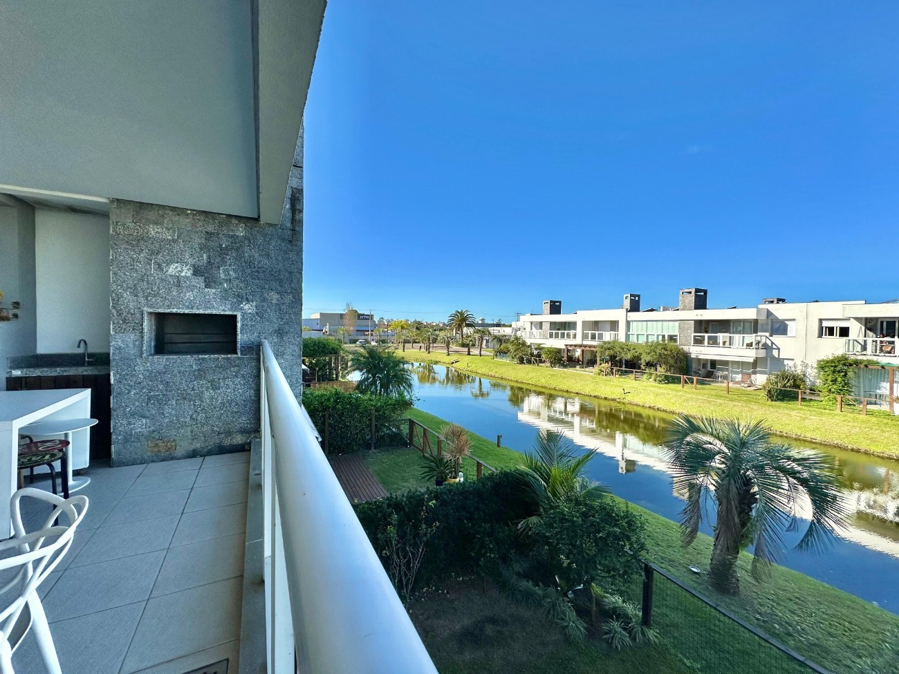 Imagem do imóvel Casa em condomínio 2 dormitórios à venda, Atlantida em Xangri-lá referência 535