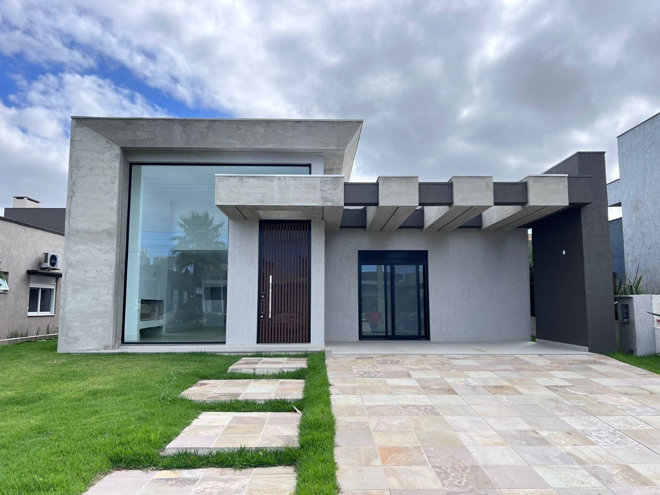 Imagem do imóvel Casa em condomínio 4 dormitórios à venda, Arco Iris em Capão Da Canoa referência 541