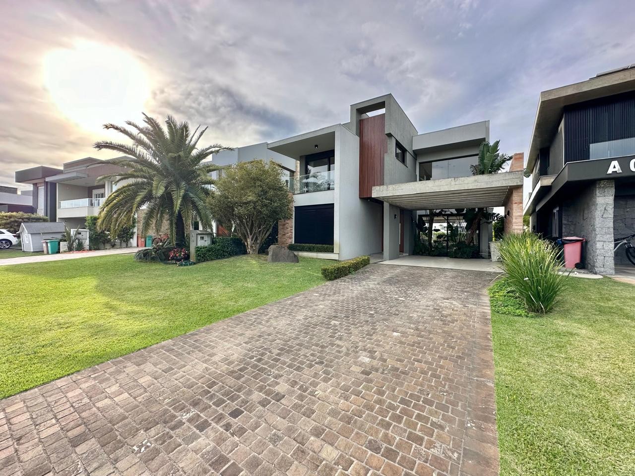 Imagem do imóvel Casa em condomínio 4 dormitórios à venda, Parque Antartica em Capão Da Canoa referência 556