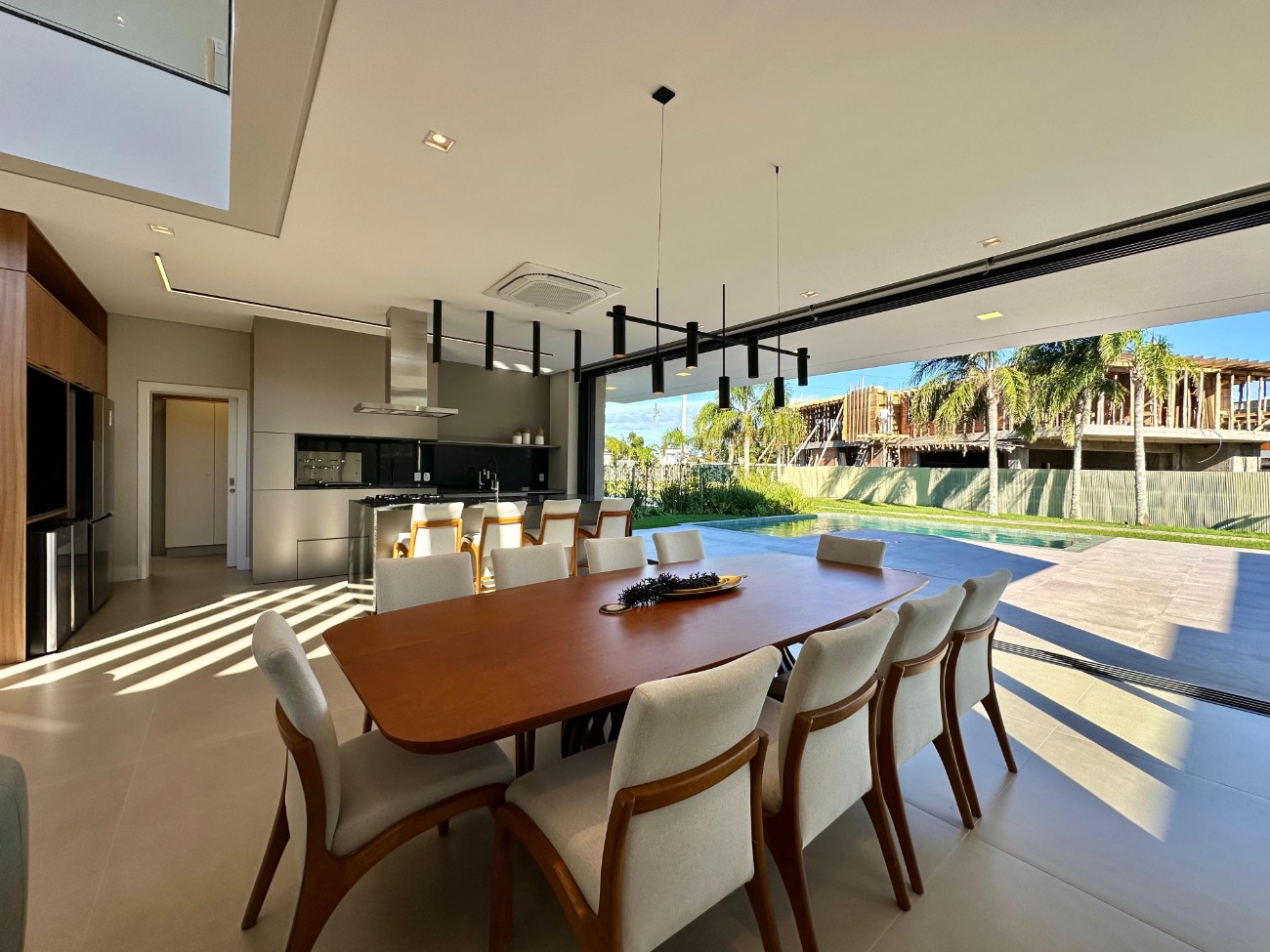 Imagem do imóvel Casa em condomínio 5 dormitórios à venda, Parque Antartica em Capão Da Canoa referência 566