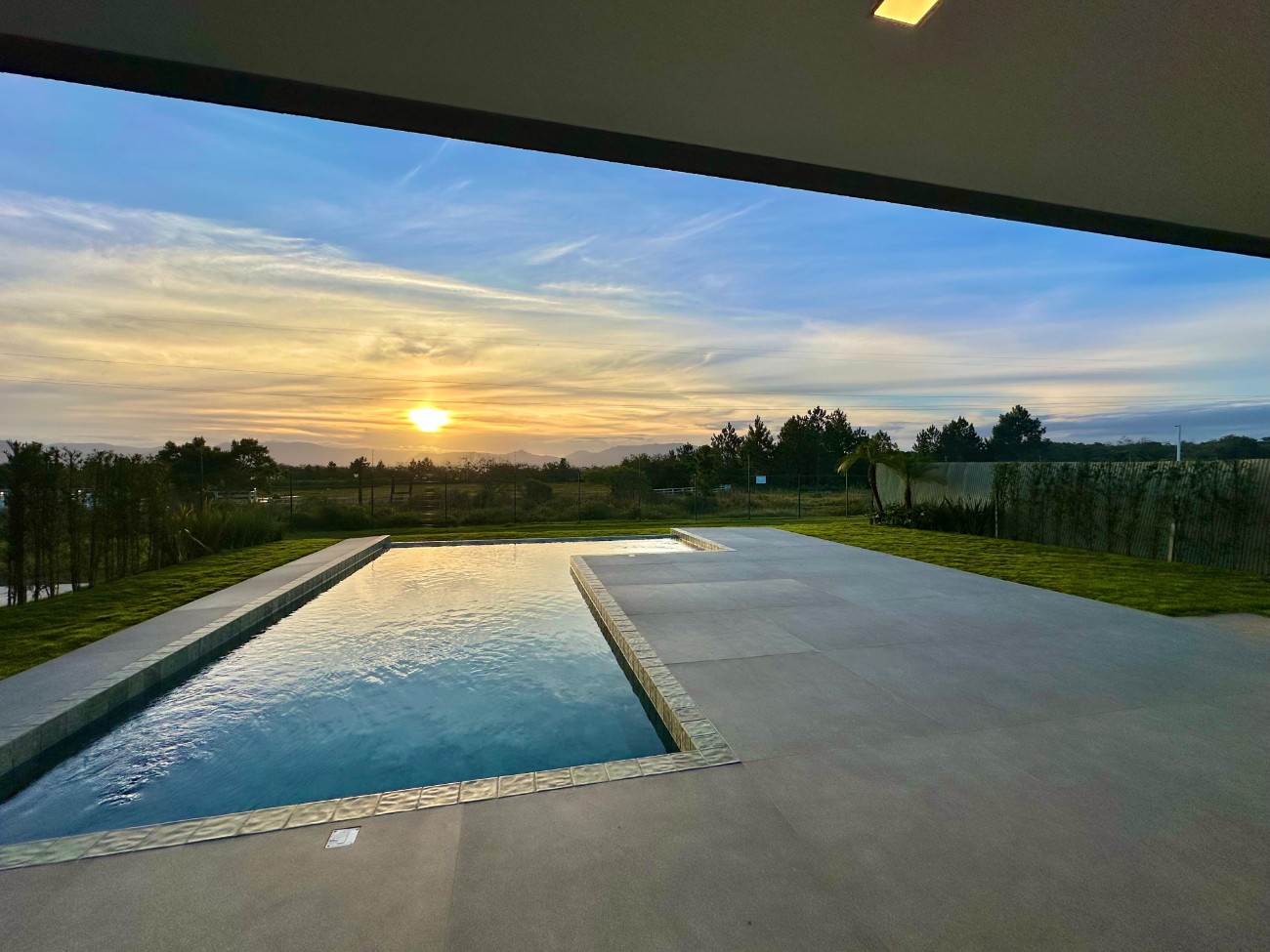 Imagem do imóvel Casa em condomínio 5 dormitórios à venda, Parque Antartica em Capão Da Canoa referência 593