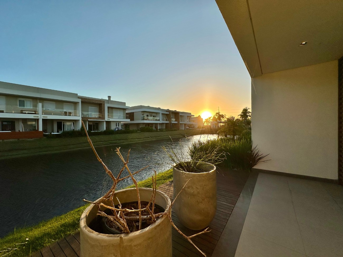 Imagem do imóvel Casa em condomínio 3 dormitórios à venda, Murano em Capão Da Canoa referência 598