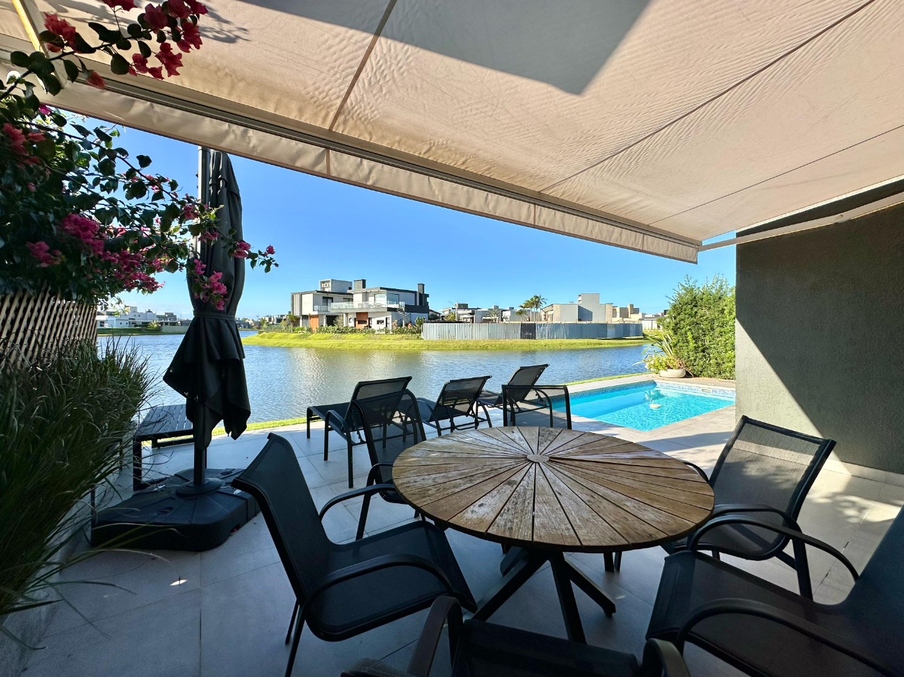 Imagem do imóvel Casa em condomínio 4 dormitórios à venda, Rainha Do Mar em Xangri-lá referência 618