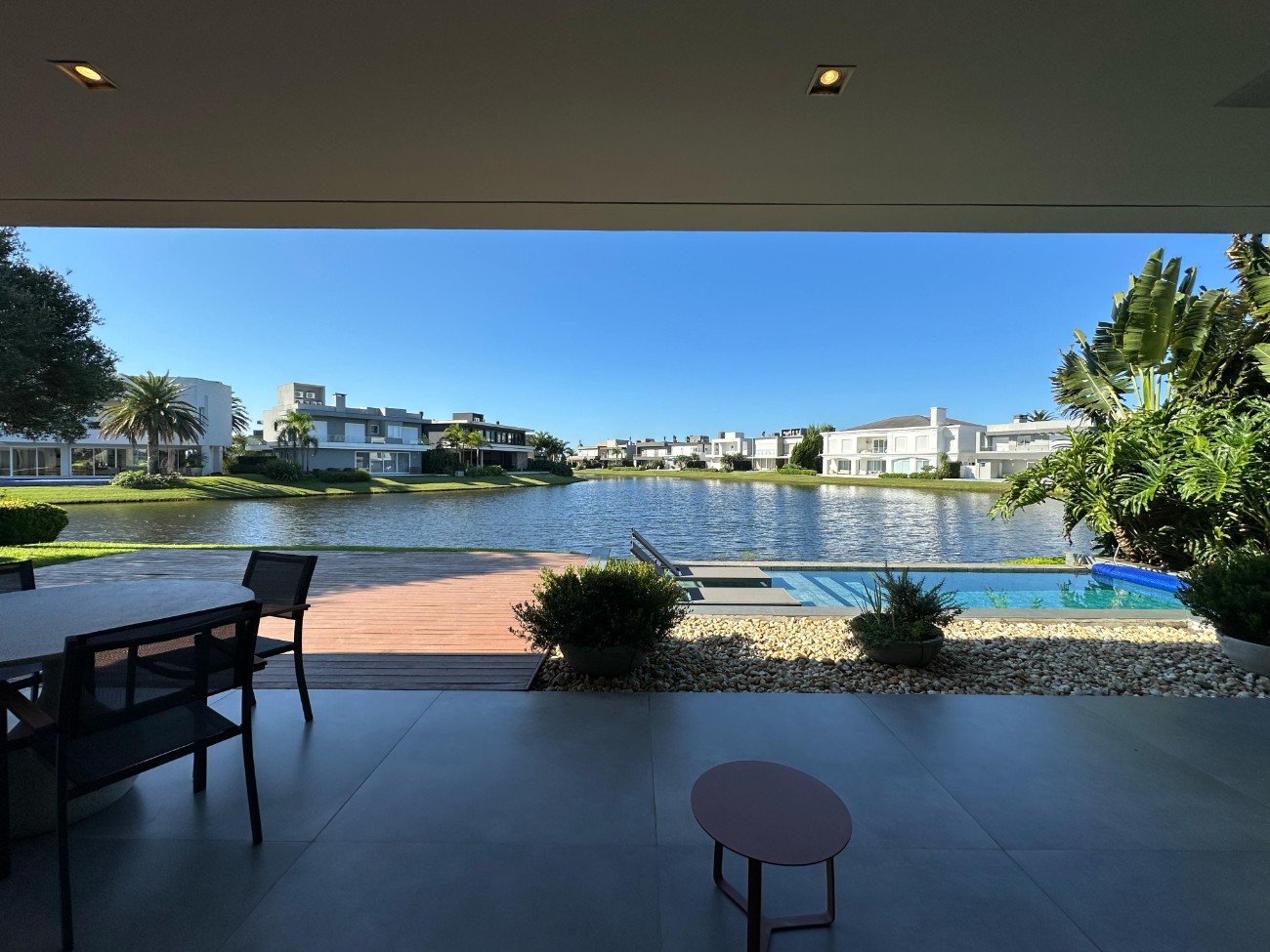 Imagem do imóvel Casa em condomínio 5 dormitórios à venda, Centro em Xangri-lá referência 632