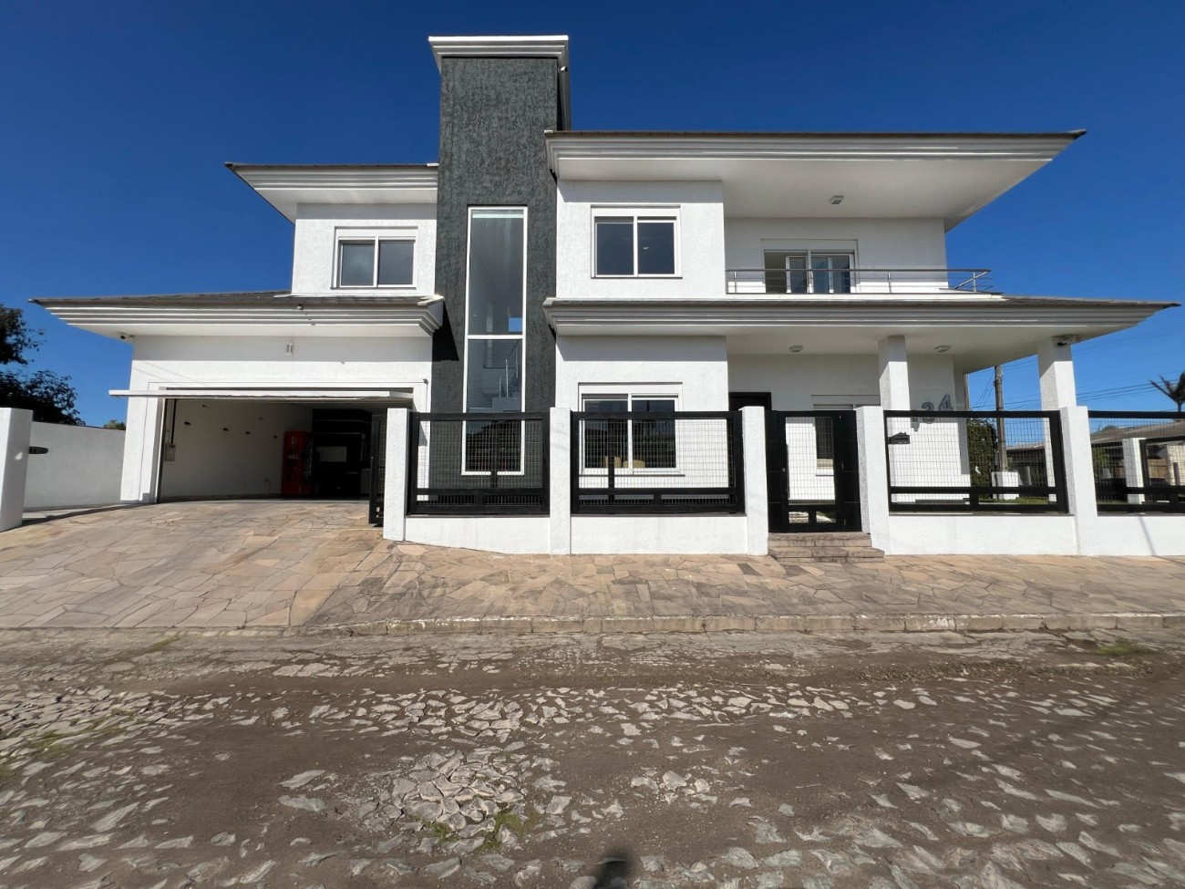 Imagem do imóvel Casa 3 dormitórios à venda, Guarani em Capão Da Canoa referência 64