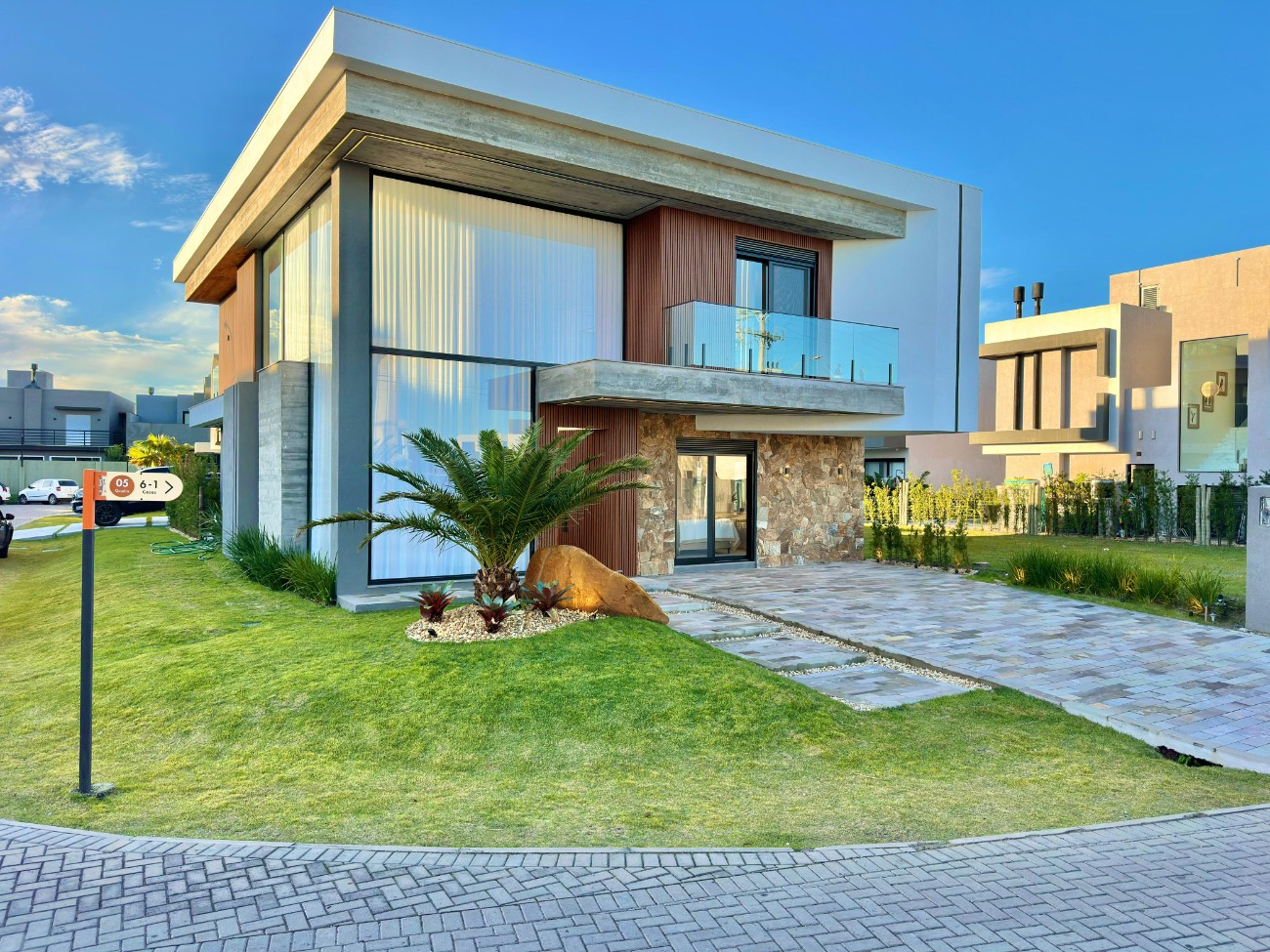 Imagem do imóvel Casa em condomínio 4 dormitórios à venda, Remanso em Xangri-lá referência 649