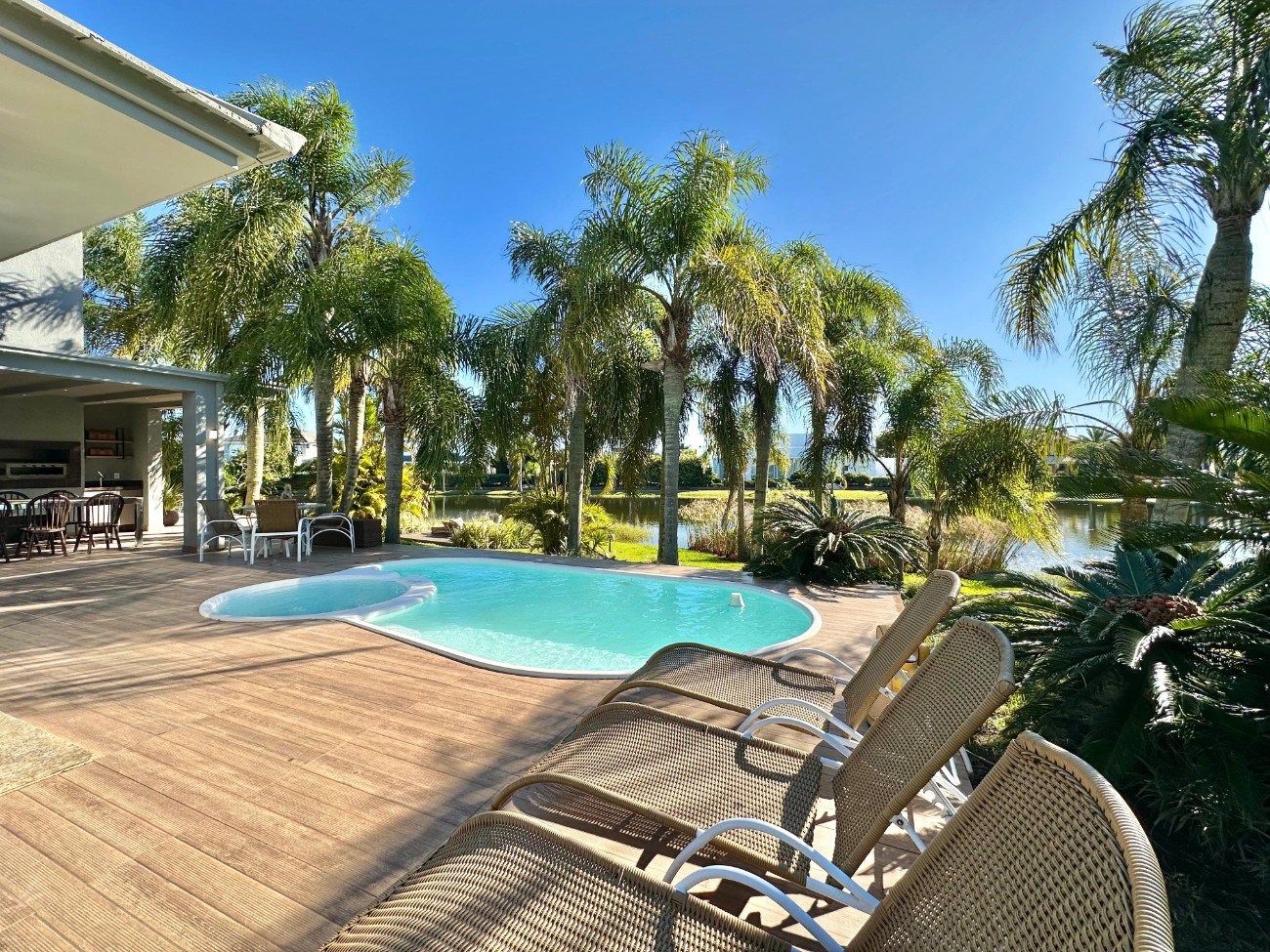 Imagem do imóvel Casa em condomínio 5 dormitórios à venda, Atlantida em Xangri-lá referência 653