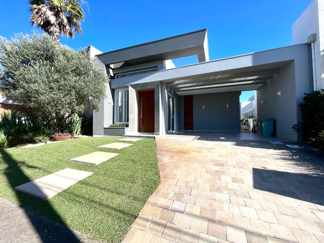 Imagem do imóvel Casa em condomínio 3 dormitórios à venda, Parque Antartica em Capão Da Canoa referência 684