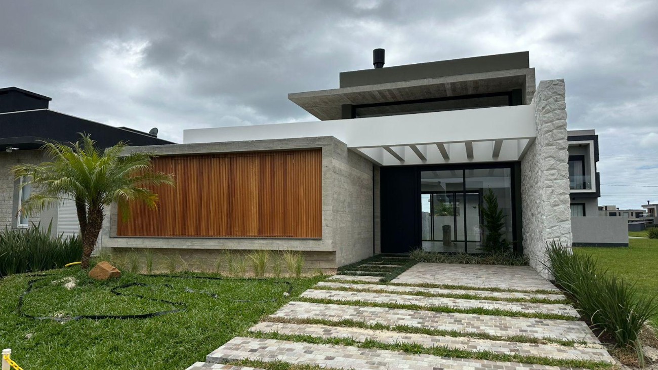 Imagem do imóvel Casa em condomínio 4 dormitórios à venda, Remanso em Xangri-lá referência 706