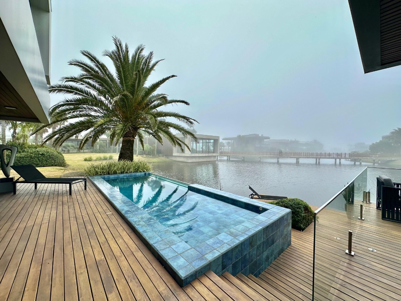 Imagem do imóvel Casa em condomínio 6 dormitórios à venda, Centro em Xangri-lá referência 724