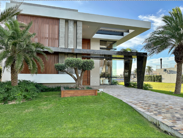 Imagem do imóvel Casa em condomínio 5 dormitórios à venda, Centro em Xangri-lá referência 725