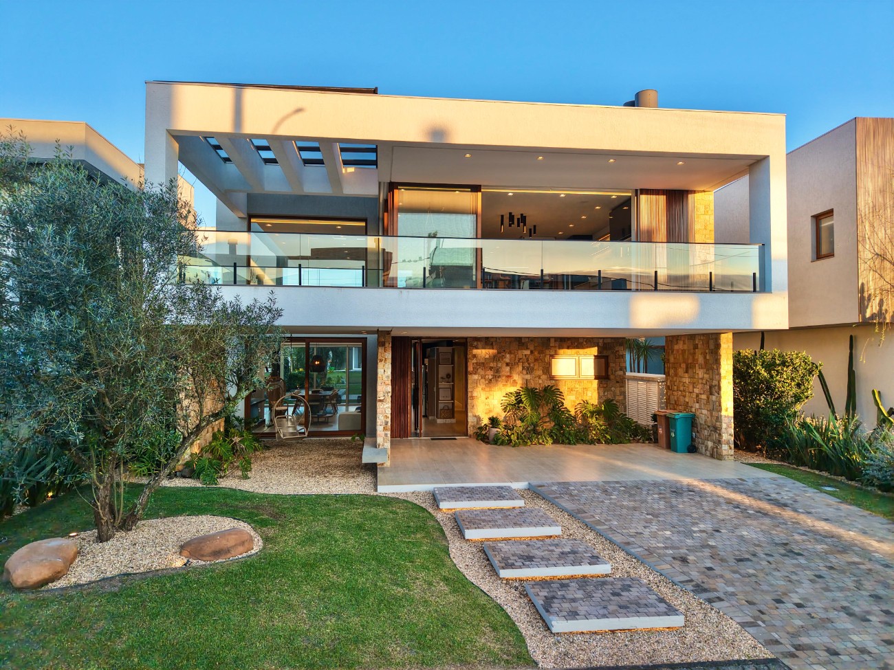 Imagem do imóvel Casa em condomínio 4 dormitórios à venda, Parque Antartica em Capão Da Canoa referência 766